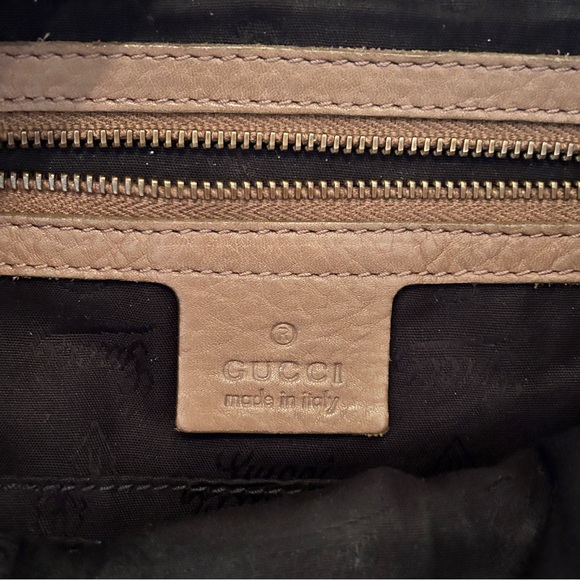 Heritage Vintage: Gucci Light Beige Suede '1973 Collection' Shoulder Bag - Picture 7 of 12